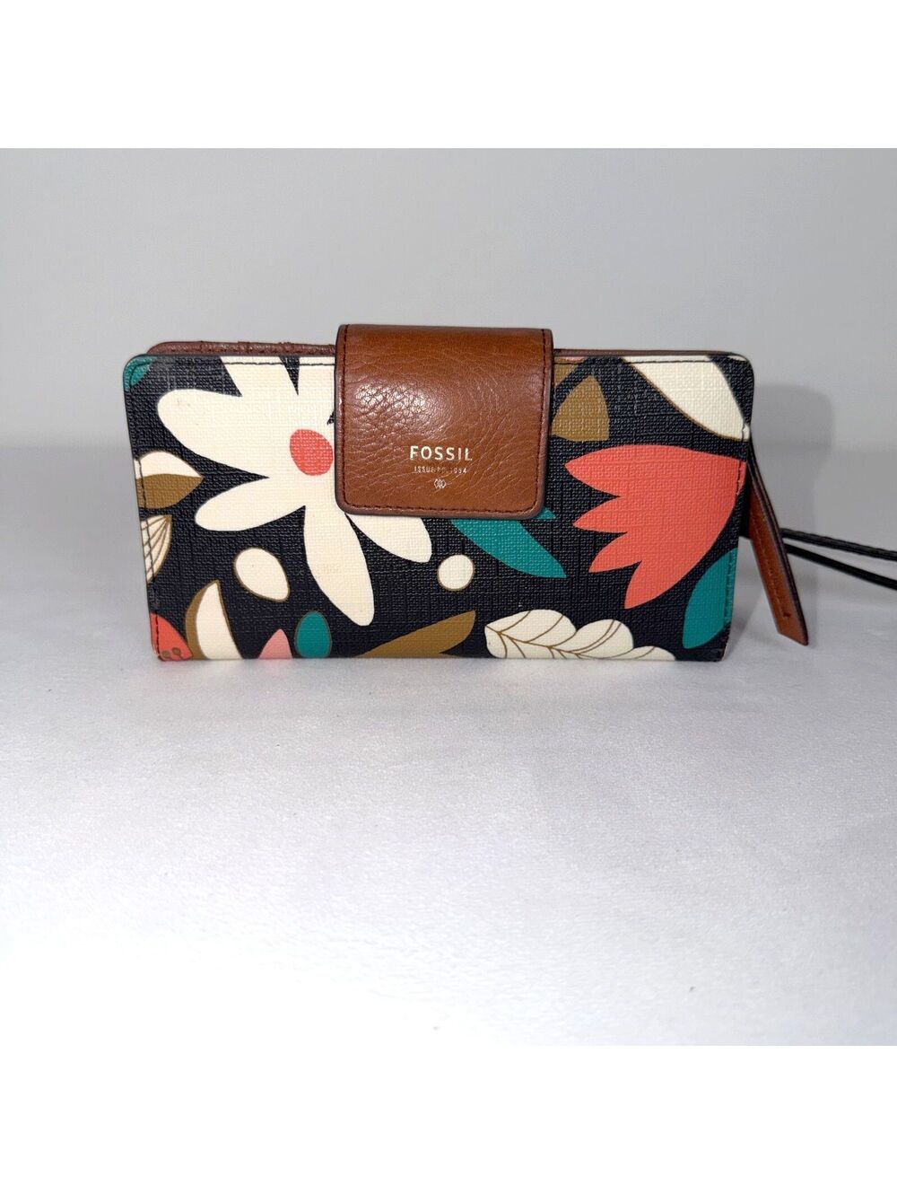NWT Fossil Sidney Tab Clutch Wallet Dark Floral
